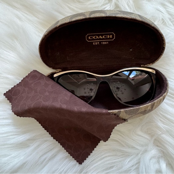 Coach Tortoise Sunglasses with Gold Hardware - Picture 7 of 7